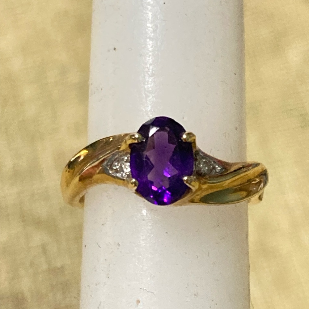 Amethyst 14k Gold oval birthstone diamond accents ring sz3 - Picture 2 of 7